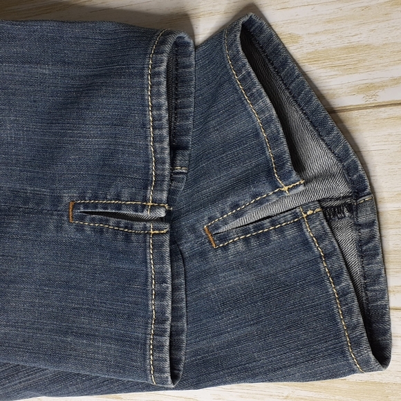 Kut from the Kloth Size 10 Button Back Pockets Cropped Jeans - Picture 11 of 16